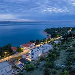 Stjepanovic 아파트
